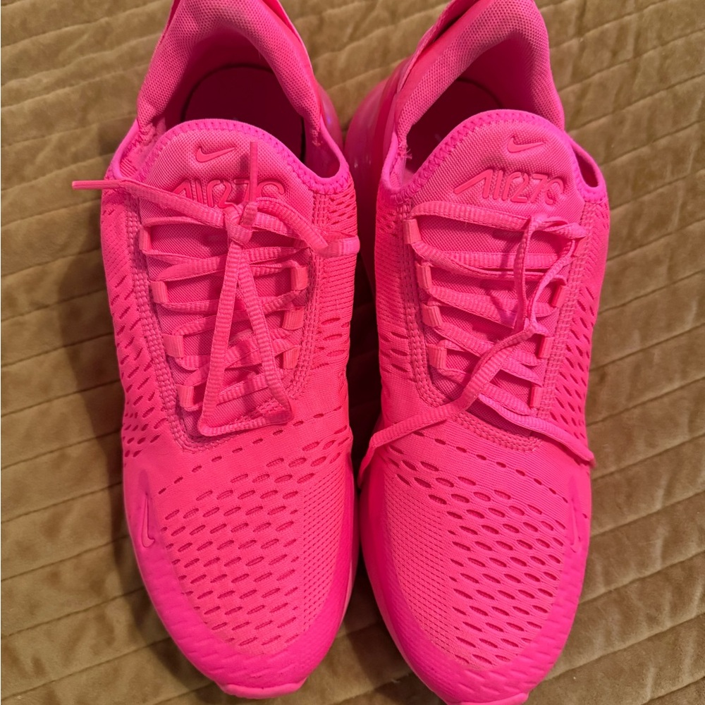 Nike Women's Pink Nike 270